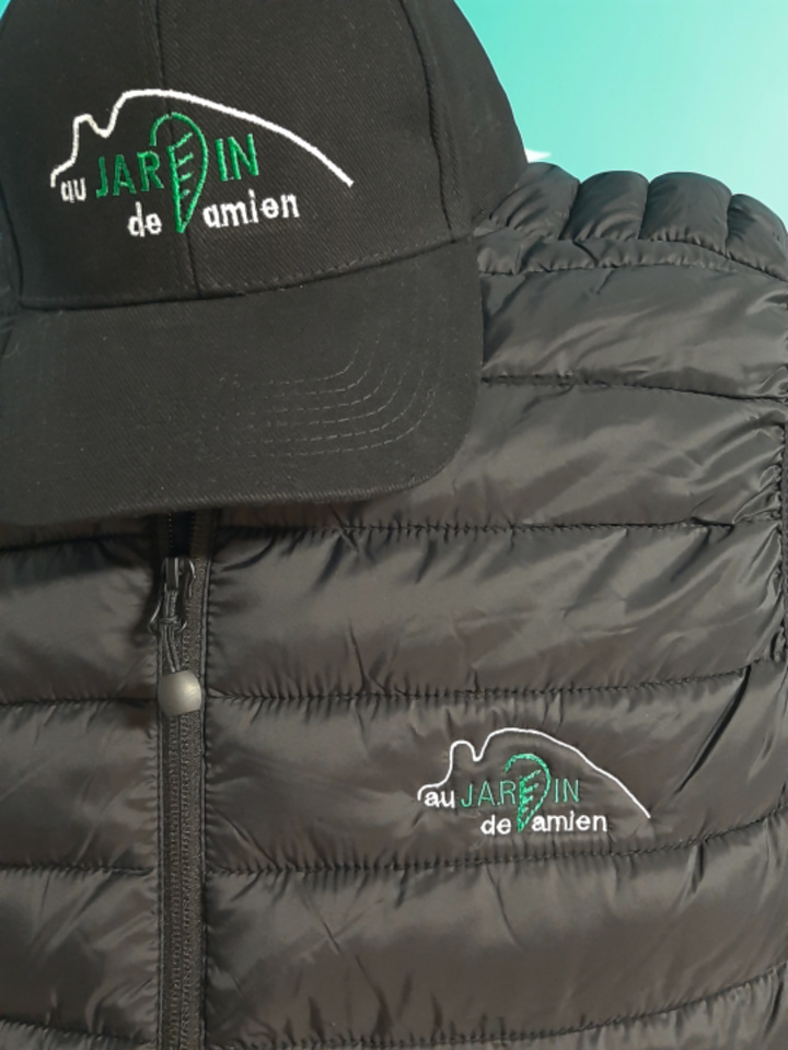 casquette et doudoune professionnelle